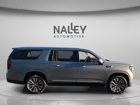 Used 2021 GMC Yukon XL Denali w/ Denali Premium Package image 6