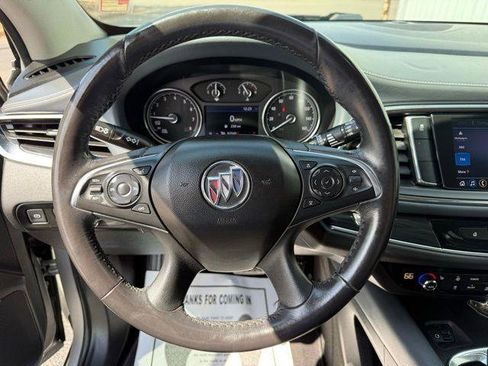 Used 2020 Buick Enclave Essence image 8