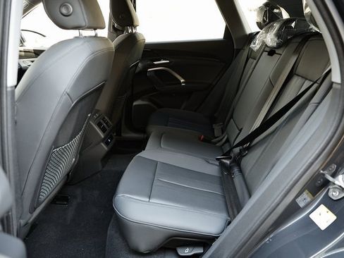 New 2025 Audi Q5 Premium image 24