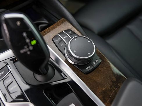 Used 2020 BMW 530i image 25