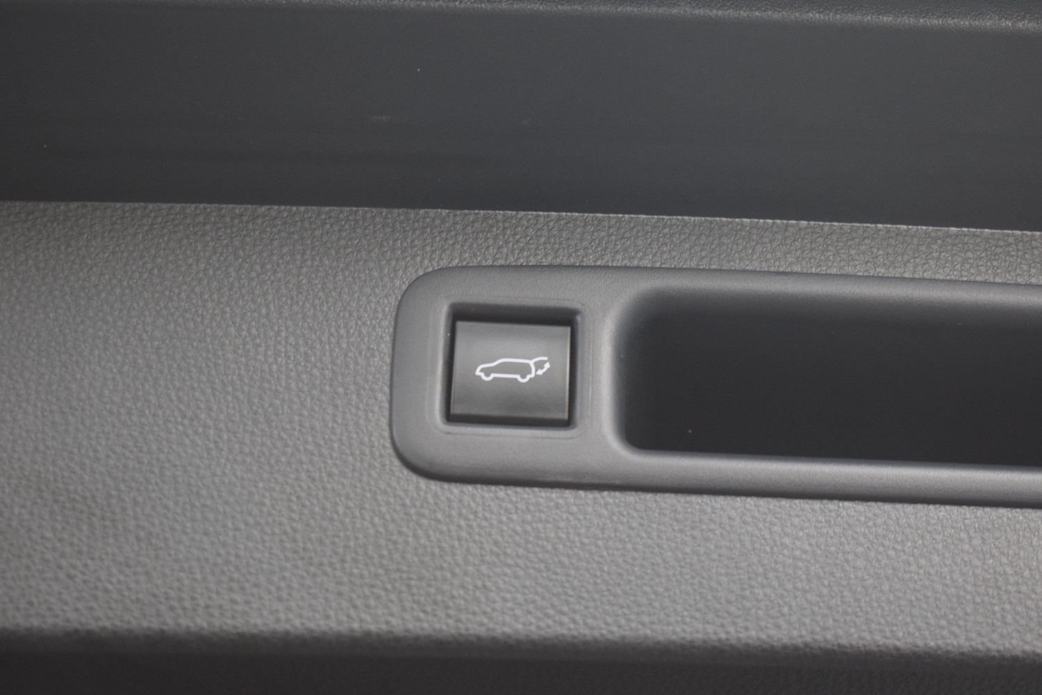 Used 2022 Toyota Highlander XSE AWD/4WD image 13