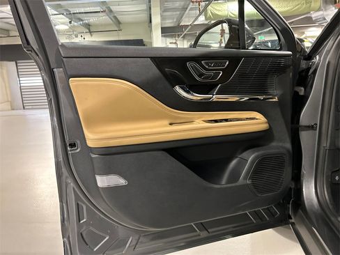 Certified 2022 Lincoln Corsair Reserve w/ Elements Package image 9