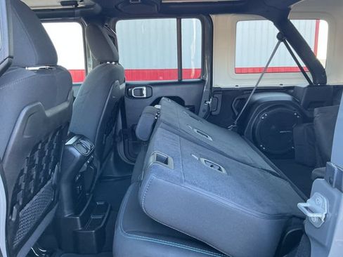 Used 2021 Jeep Wrangler Unlimited Rubicon 4xe w/ Cold Weather Group AWD/4WD image 49