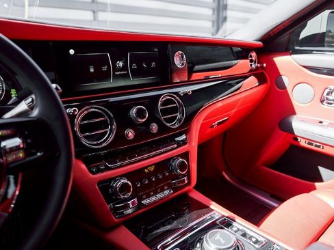 Used 2022 Rolls-Royce Ghost Base w/ Ghost Package image 71