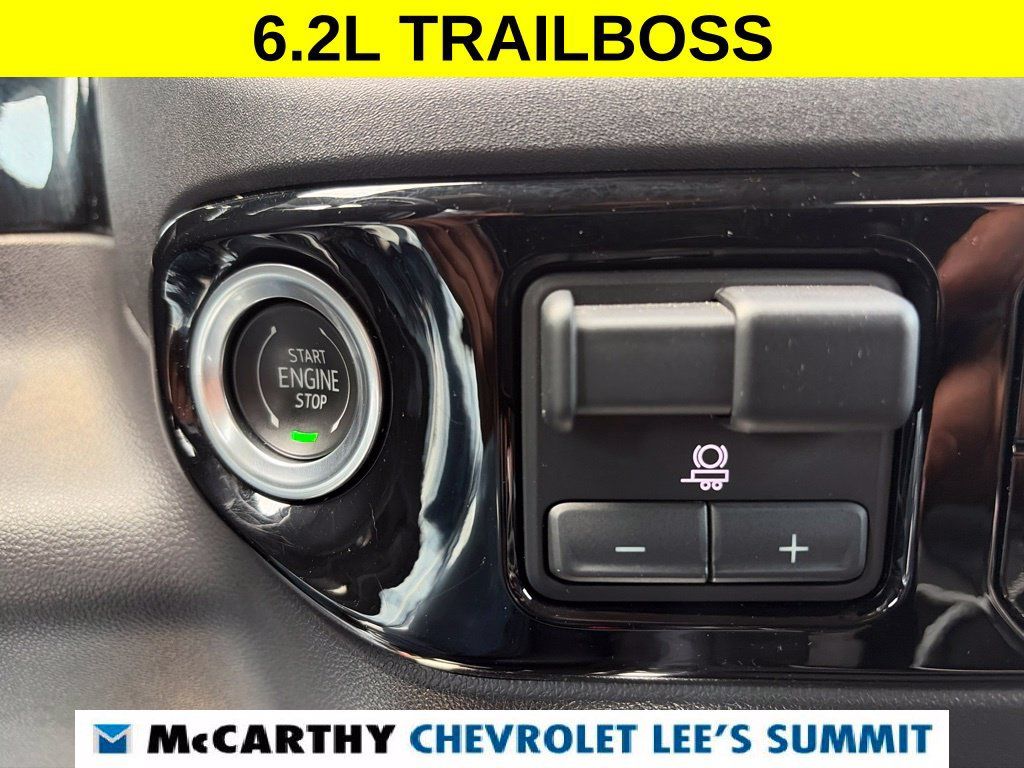 Used 2023 Chevrolet Silverado 1500 LT Trail Boss w/ Convenience Package II AWD/4WD image 9