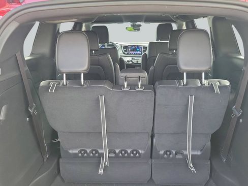 New 2027 Chrysler Pacifica Select FWD image 17