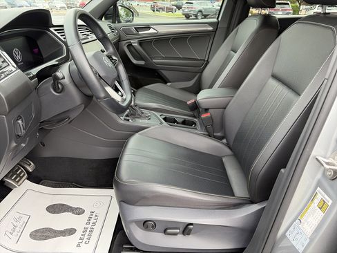Used 2022 Volkswagen Tiguan SE R-Line FWD image 12