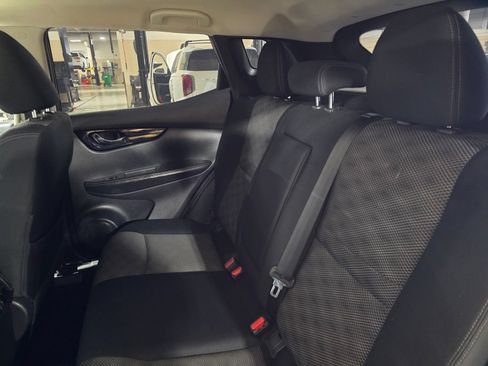Used 2018 Nissan Rogue Sport SV w/ SV Technology Package FWD image 14