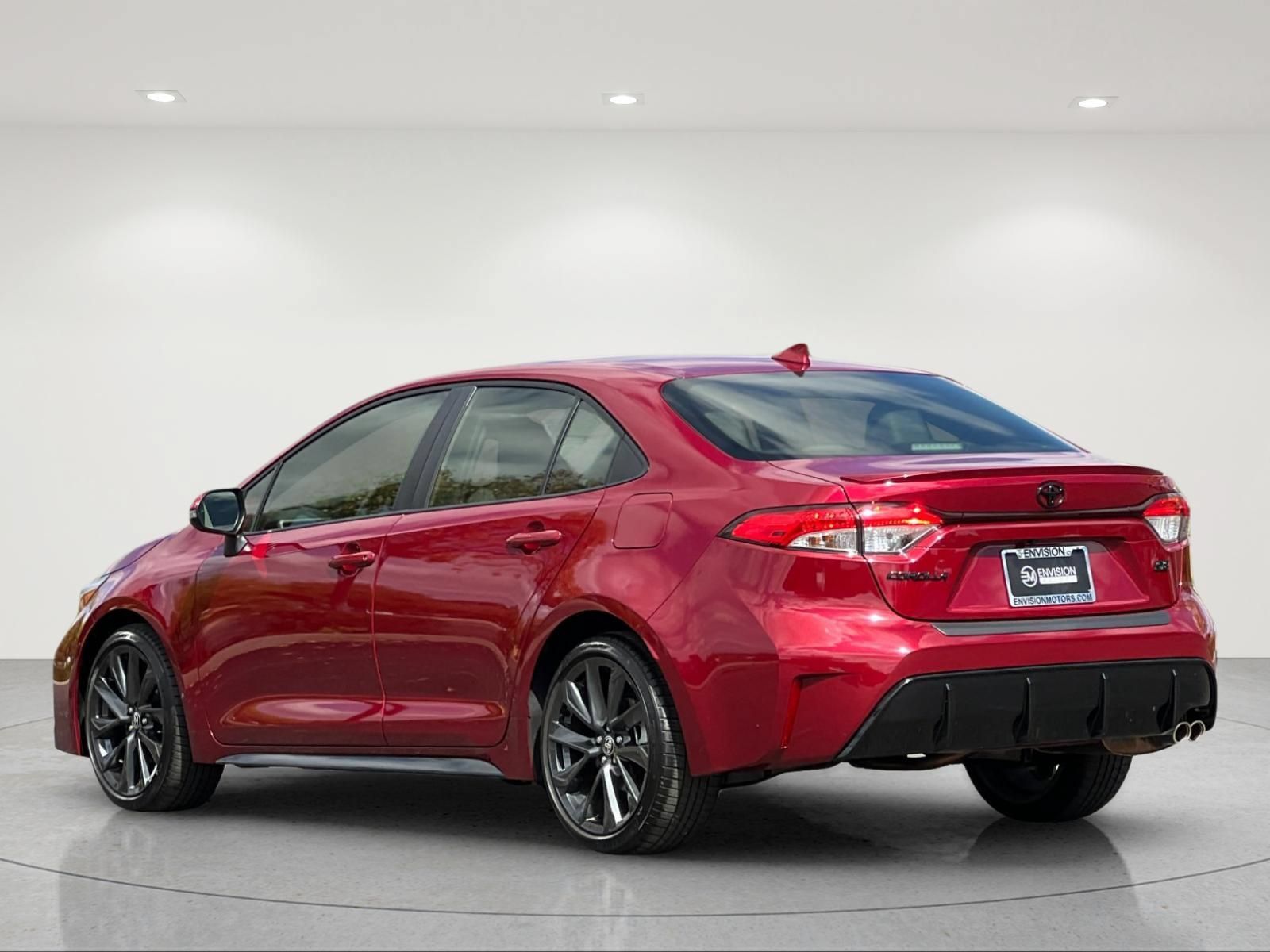 Used 2026 Toyota Corolla SE FWD image 3