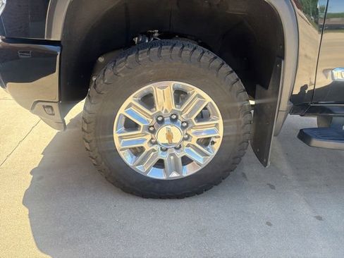 Used 2024 Chevrolet Silverado 2500 High Country w/ High Country Premium Package AWD/4WD image 13