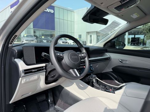 Used 2025 Hyundai Tucson SEL FWD image 12