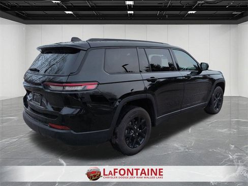 Certified 2024 Jeep Grand Cherokee L Laredo image 5