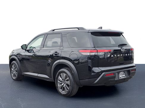 Used 2024 Nissan Pathfinder SV FWD image 12