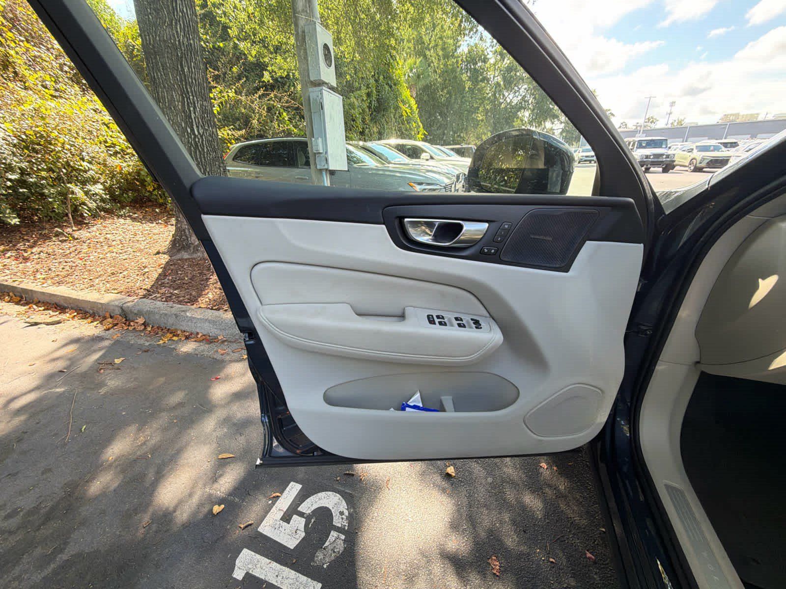 Used 2026 Volvo XC60 B5 Ultra AWD/4WD image 25