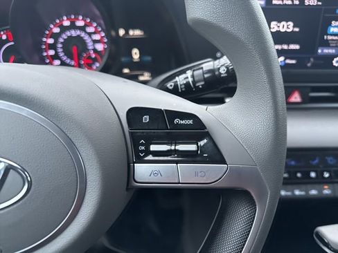 Used 2022 Hyundai Elantra SEL image 24