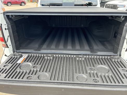 Used 2025 Nissan Frontier SV w/ SV Convenience Package image 19