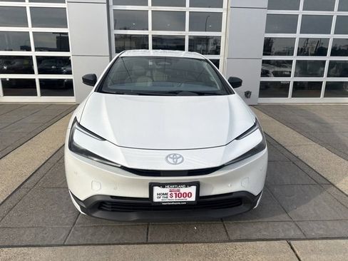 Used 2025 Toyota Prius LE image 3