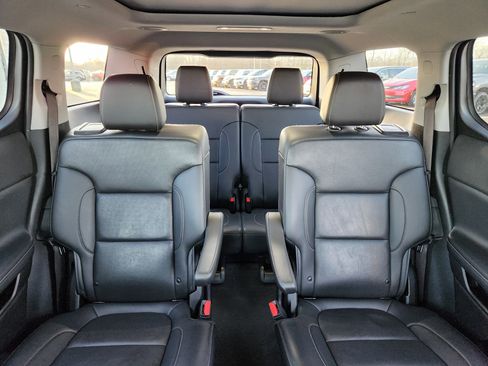 Used 2021 GMC Acadia SLT w/ Elevation Edition image 11