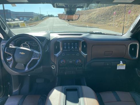 Used 2022 Chevrolet Silverado 2500 High Country image 23
