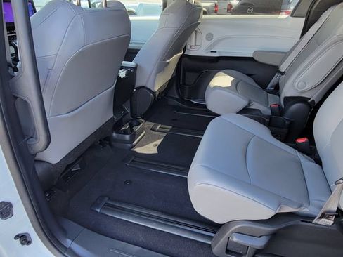 Used 2025 Toyota Sienna XLE w/ XLE Plus Package AWD/4WD image 16