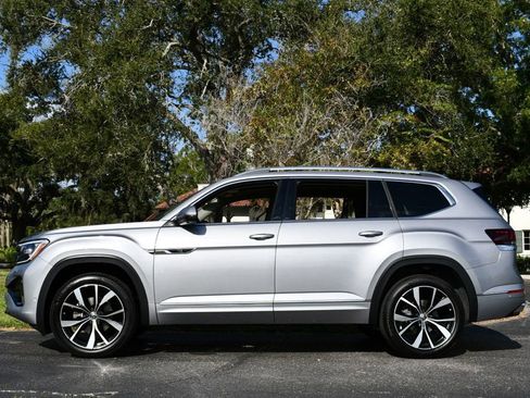 Used 2025 Volkswagen Atlas SEL Premium R-Line image 28