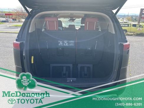 Used 2024 Kia Carnival SX FWD image 10