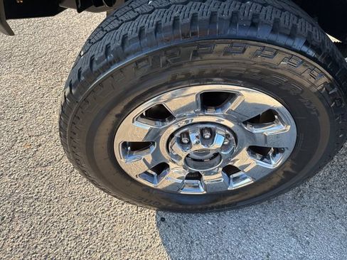 Used 2019 Ford F250 Lariat w/ Lariat Ultimate Package image 3