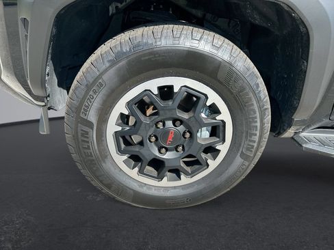 Certified 2025 Toyota 4Runner TRD Off-Road Premium AWD/4WD image 10