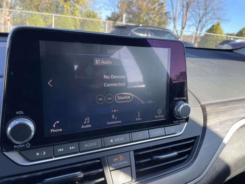 Used 2024 Nissan Altima 2.5 SV image 39