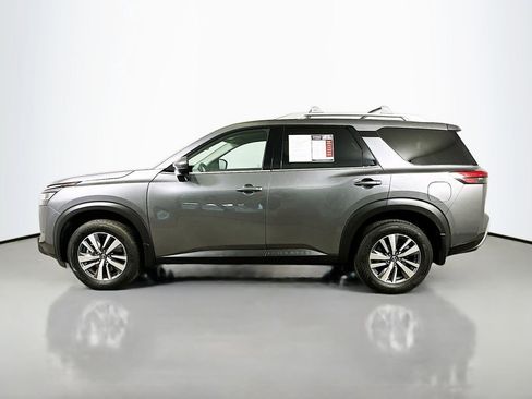 Used 2024 Nissan Pathfinder SL FWD image 5