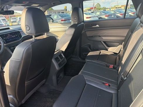 Used 2022 Volkswagen Atlas Cross Sport SE AWD/4WD image 18
