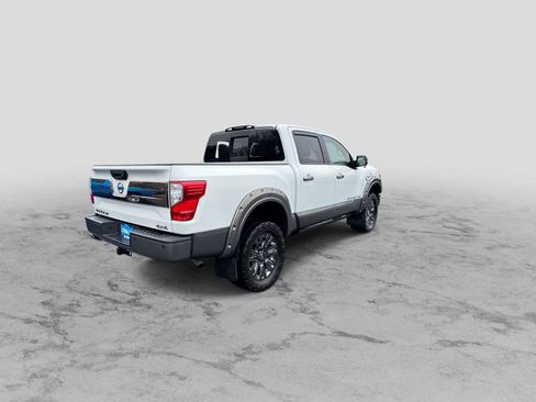 Used 2018 Nissan Titan S image 8