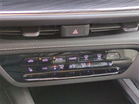 Used 2023 Buick Envision Essence image 19