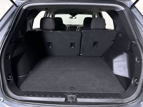 Used 2023 Chevrolet Equinox LT FWD image 27