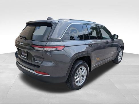Used 2025 Jeep Grand Cherokee Laredo X w/ Luxury Tech Group I AWD/4WD image 14