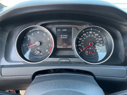 Used 2017 Volkswagen GTI SE FWD image 16