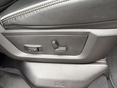 Used 2025 RAM 2500 Laramie AWD/4WD image 33