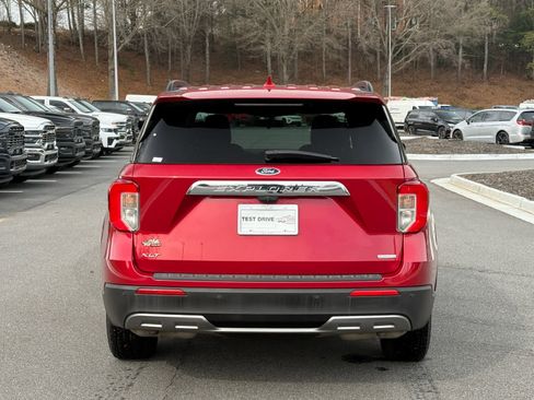 Used 2020 Ford Explorer XLT w/ Equipment Group 202A image 5