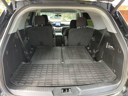 Used 2020 Ford Explorer XLT w/ Comfort Package RWD image 15
