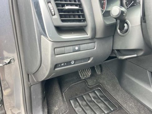 Used 2023 Nissan Rogue SV AWD/4WD image 30