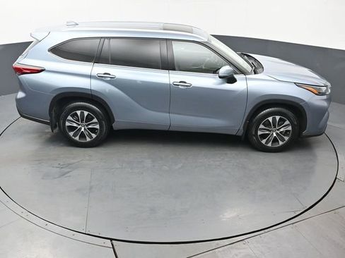 Certified 2022 Toyota Highlander XLE image 46