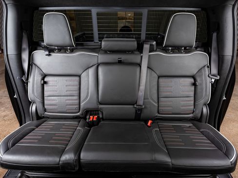 Used 2025 GMC Sierra 2500 AT4X image 35