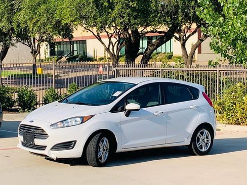 Used 2019 Ford Fiesta SE FWD image 4