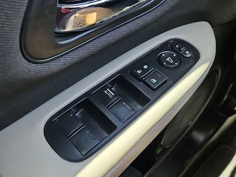 Used 2022 Honda HR-V LX image 13