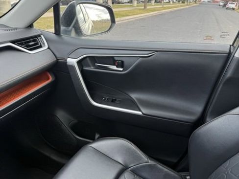 Certified 2020 Toyota RAV4 Adventure image 31