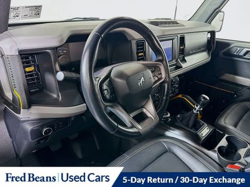 Used 2023 Ford Bronco Badlands image 11