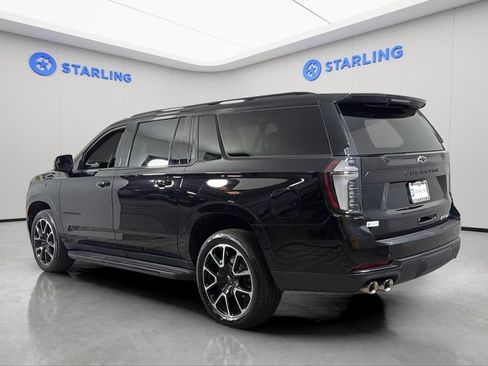 Used 2025 Chevrolet Suburban RST w/ Comfort Package RWD image 5
