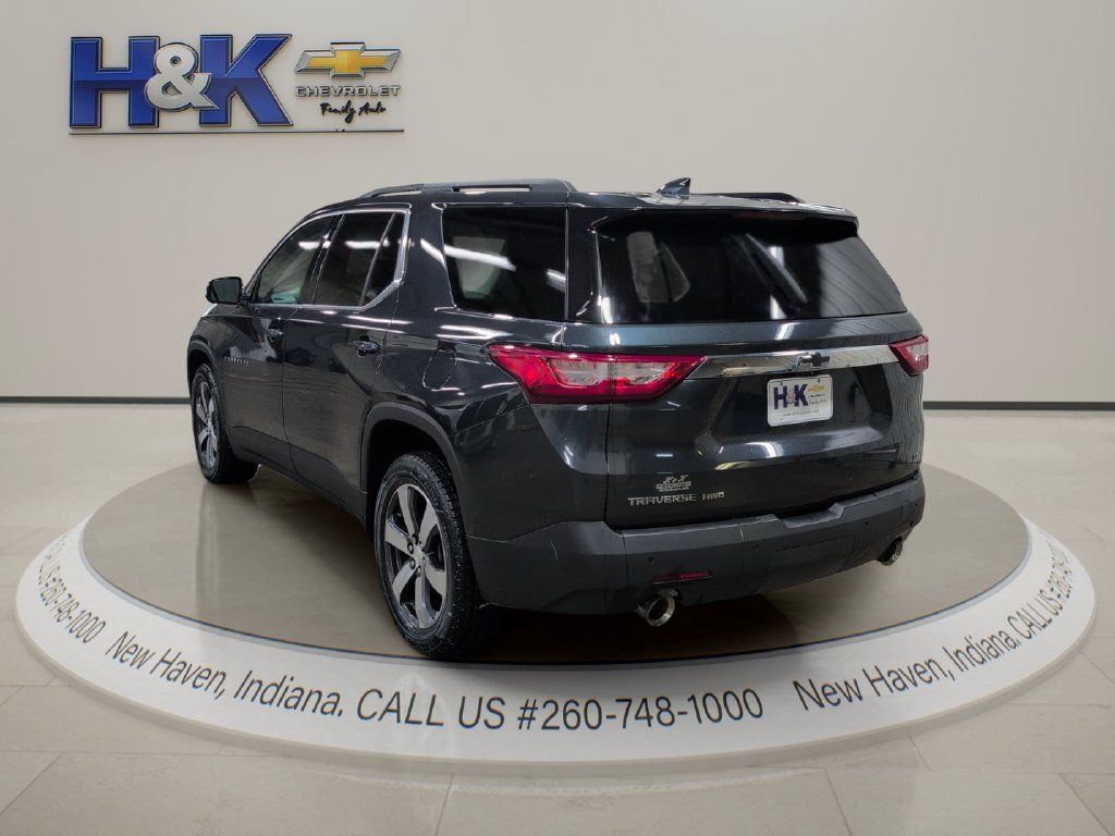 Used 2019 Chevrolet Traverse LT w/ LPO, Black Accent Package AWD/4WD image 4