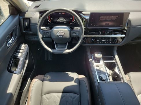 New 2026 Nissan Pathfinder Platinum image 19