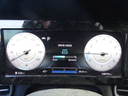 Used 2021 Hyundai Elantra SEL w/ Convenience + Premium Package image 8